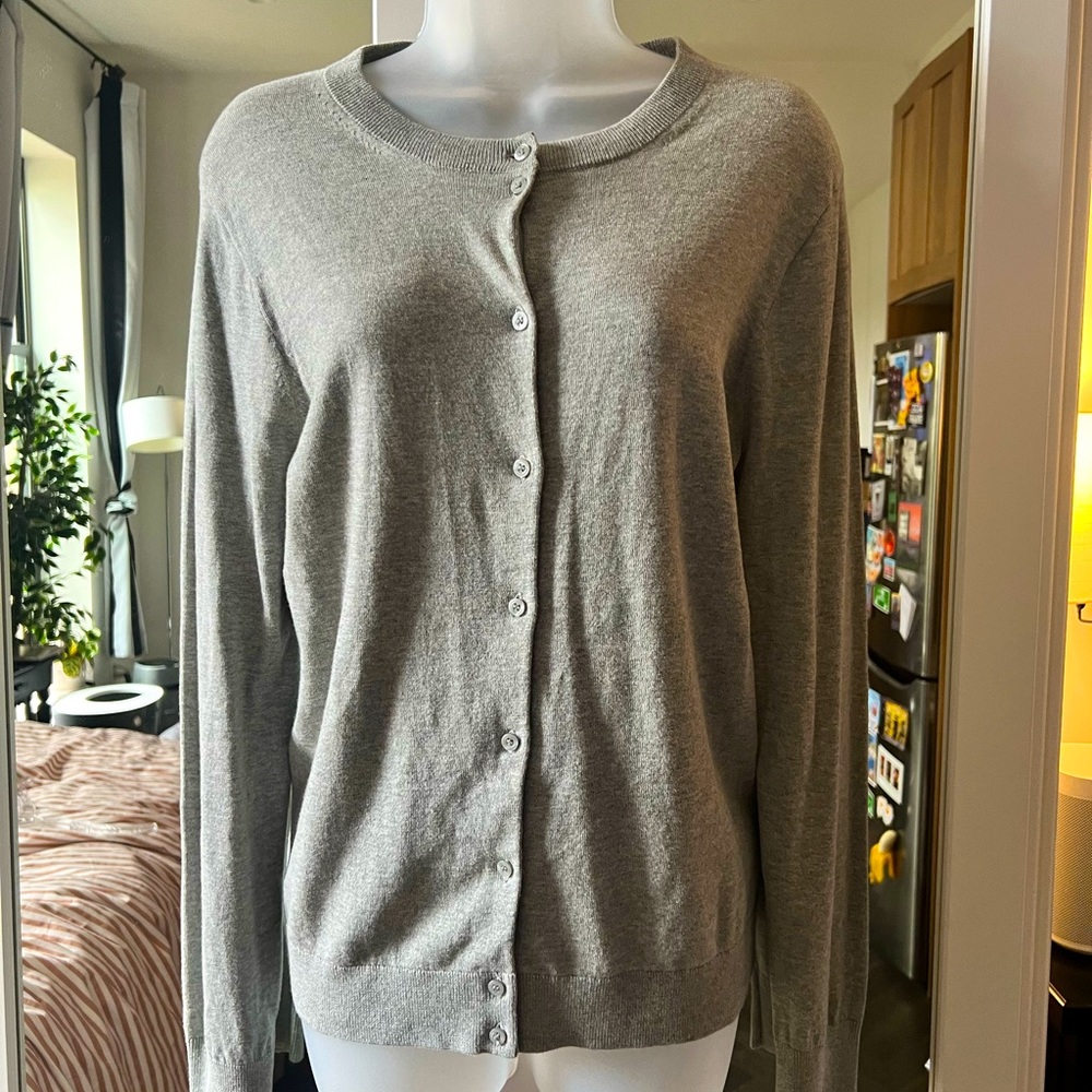 J. Crew >> The Caryn Cardigan. Size M. 100% Cotton.